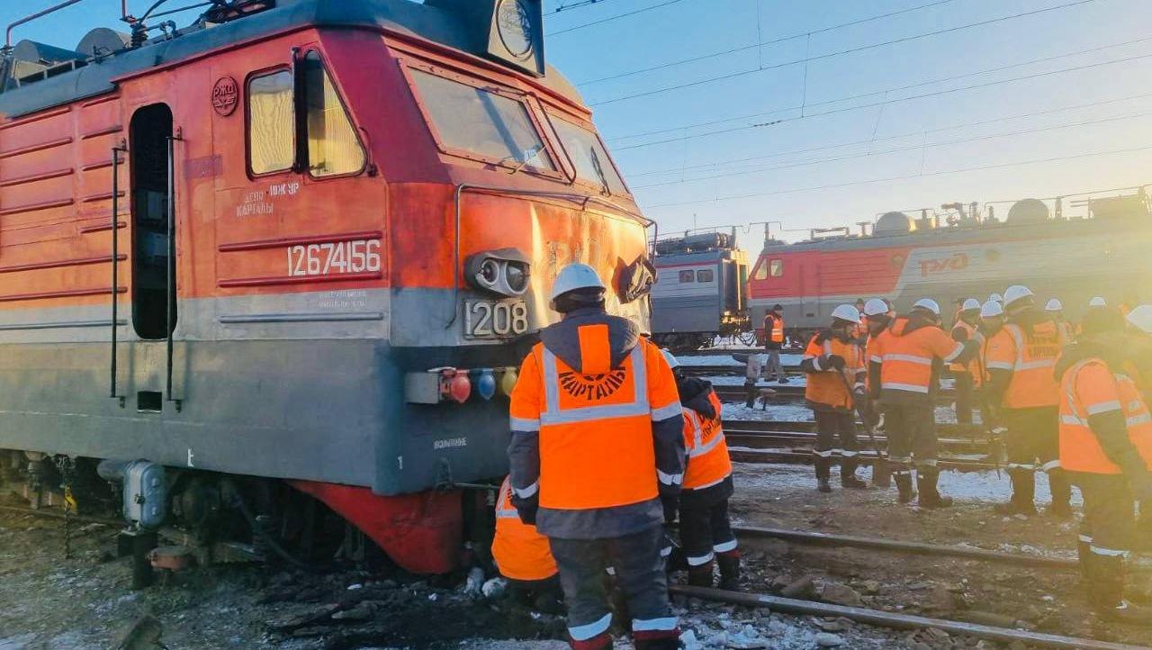 В Челябинской области столкнулись два поезда: причины и последствия