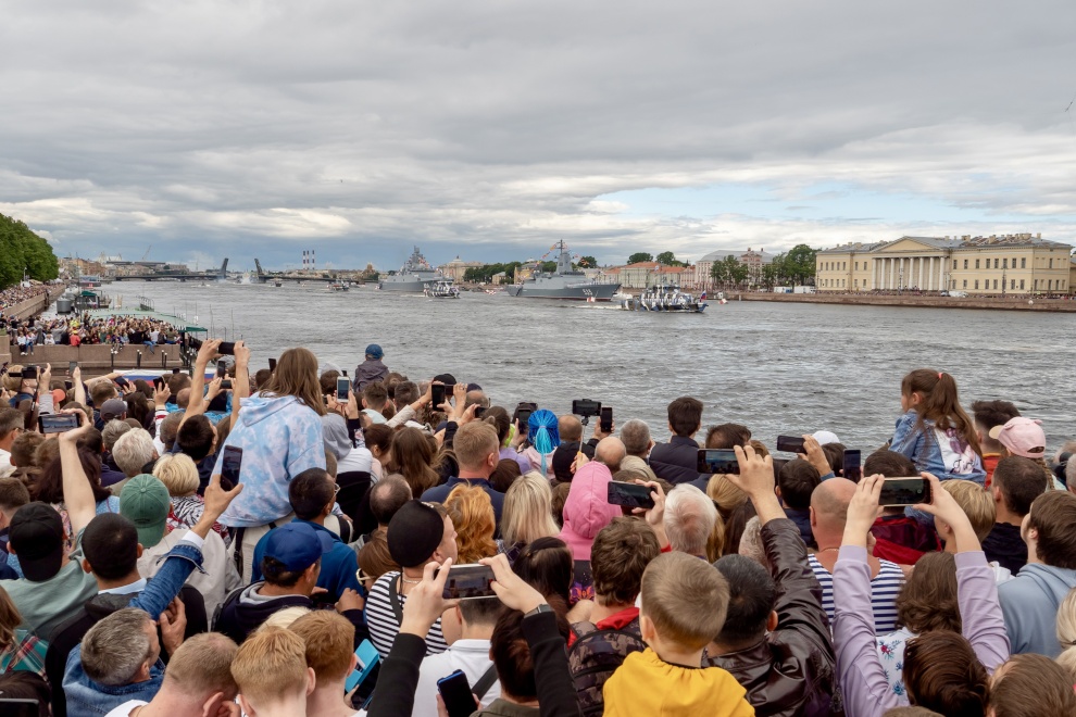 Где в санкт петербурге проходит. Морской парад в Санкт-Петербурге 2022. Военно-морской парад 2023 в Санкт-Петербурге. День ВМФ В Санкт-Петербурге 2022. День ВМФ В Питере 2022.