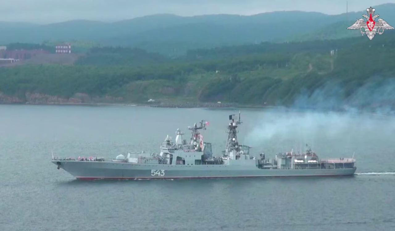 Ого! Россия "пошла" на союзника США, пока они заняты Ираном. Отправлен фрегат, подлодка и МиГ-31и. Нескончаемая тревога