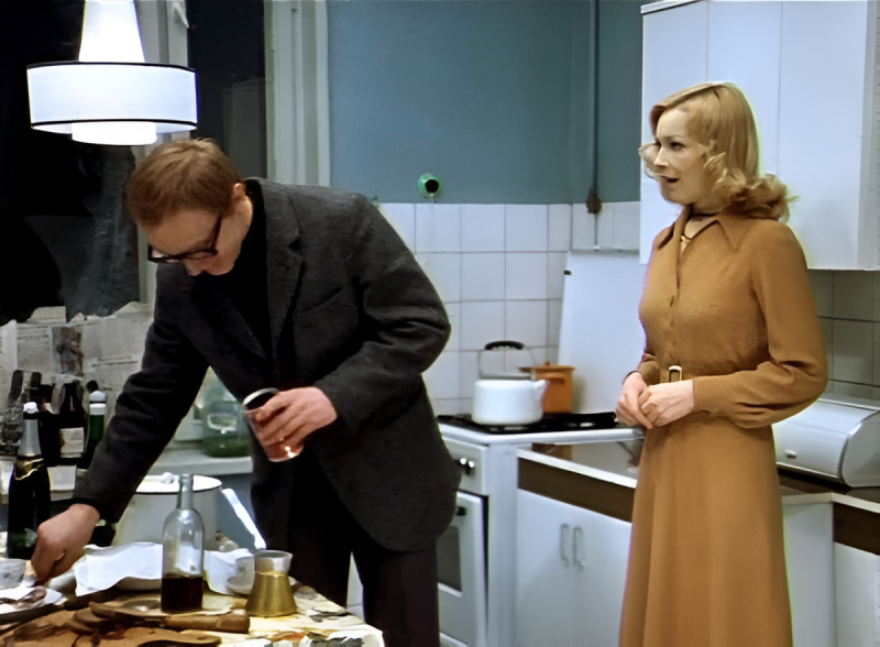 Почему мы каждый год 31 декабря смотрим, как другие ходят в баню и меняют профессию?