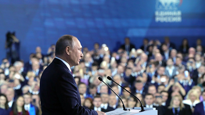 «Люди чувствуют лицемерие»: Депутату Госдумы, приравнявшей малоимущих к зекам, ответили словами Путина