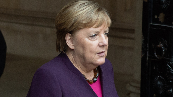 Дайджест СМИ: Меркель объяснила высылку дипломатов из России, США отправят 14 тыс. солдат на Ближний Восток