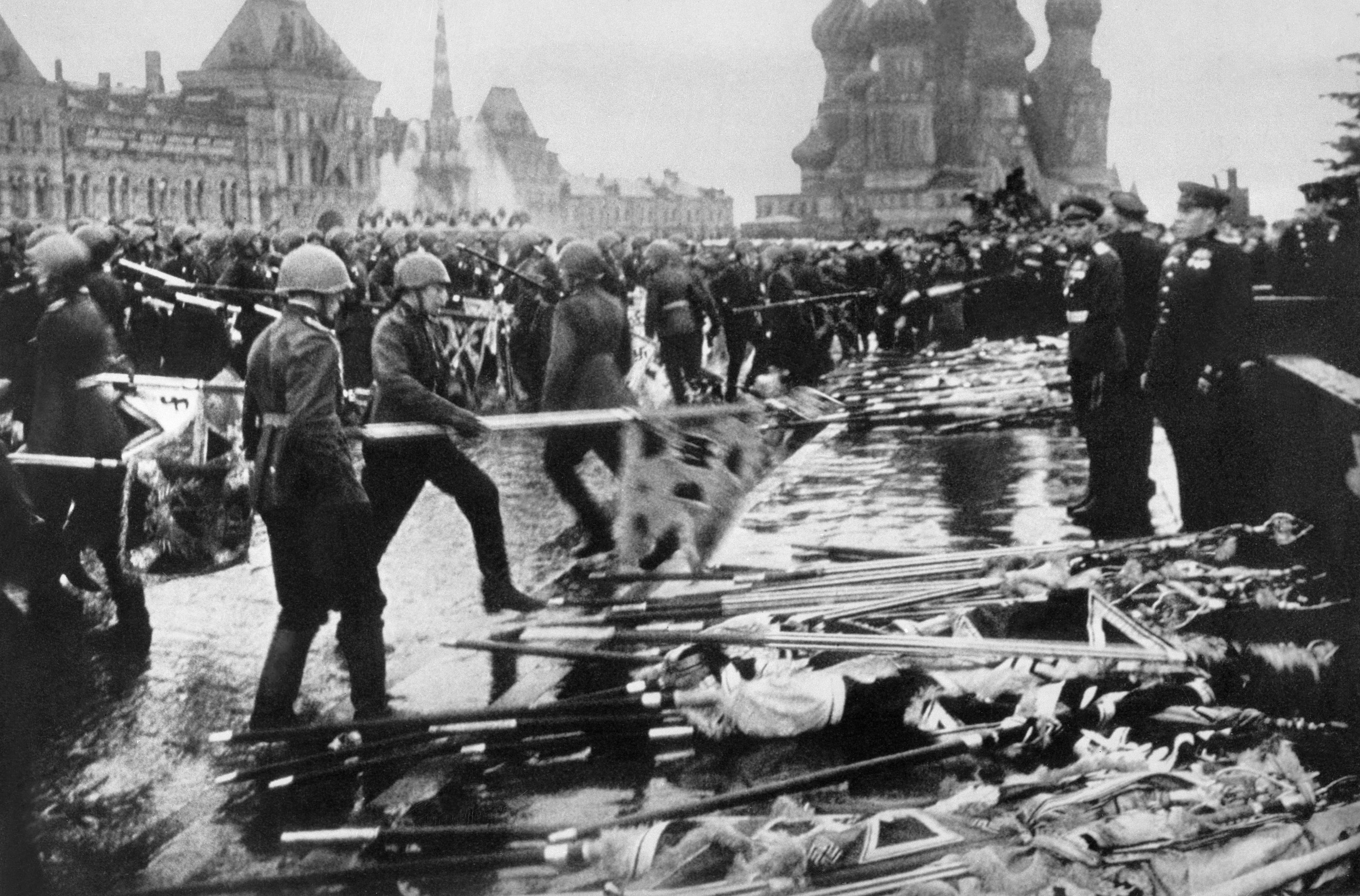 Победа 45 г. Парад Победы в Москве 24 июня 1945 г.. Парад на красной площади в 1945 году в Москве. Фотографии с парада Победы 1945.