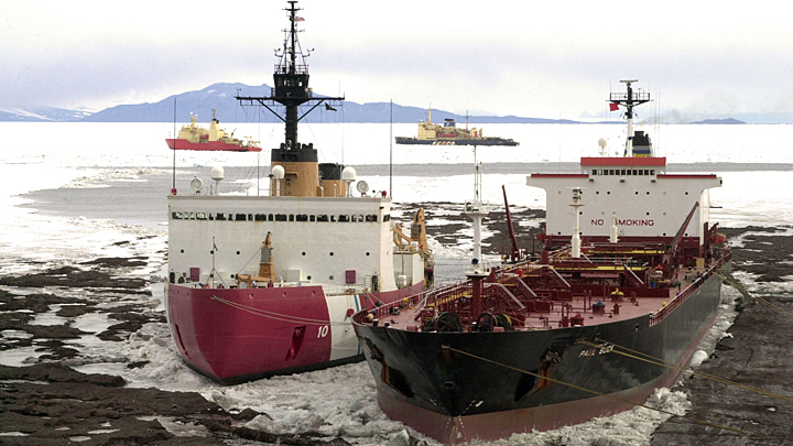 Аляски им мало: США нацелились на Северный морской путь
