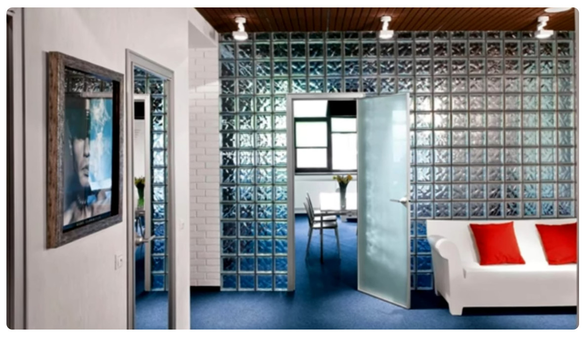 Тайна советских квартир: Зачем на самом деле везде были стеклоблоки? Русские превратили идею в легенду