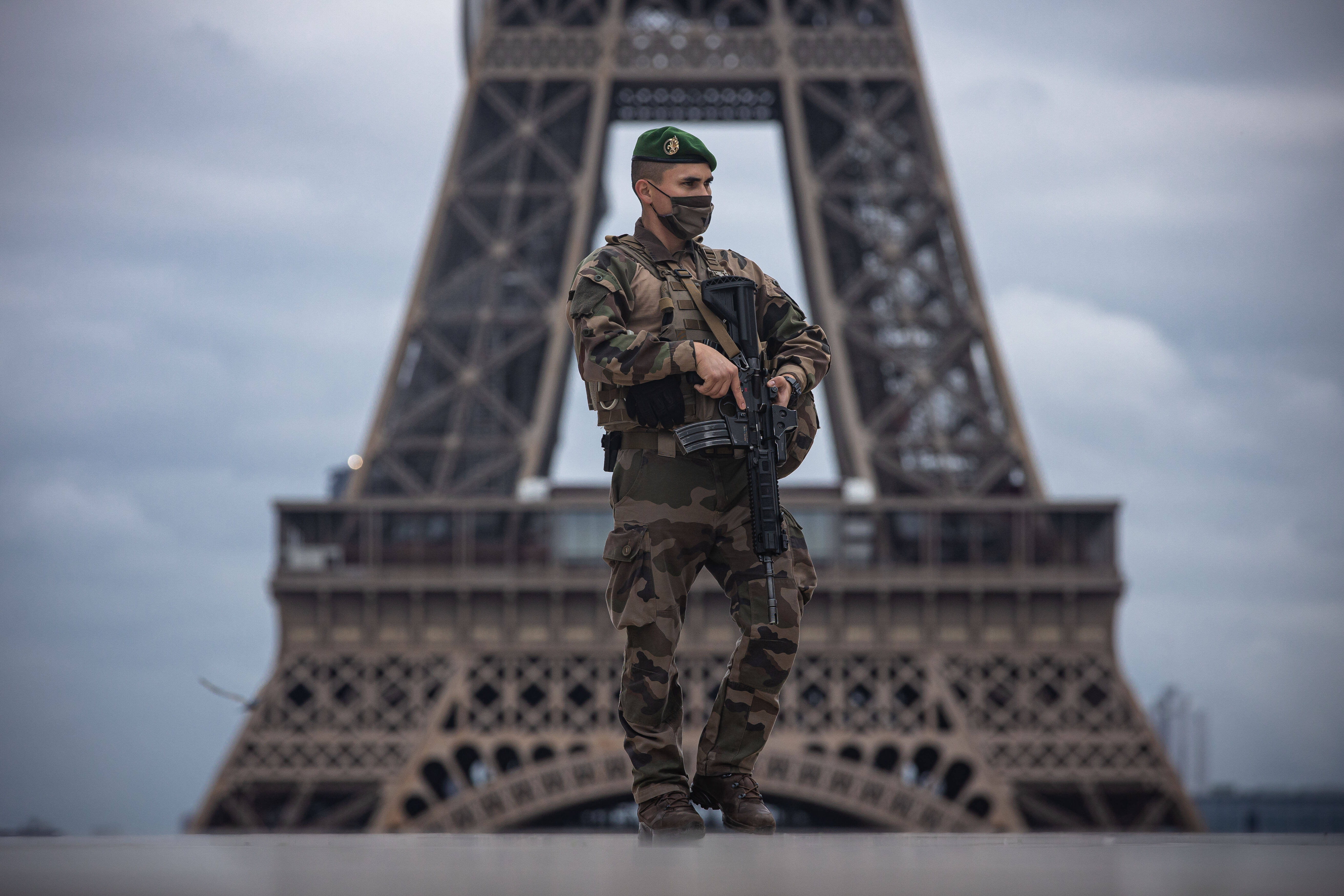 Сила франции. Солдаты Франции. Фото солдат Франции. Разведка Франции. Наемники из Франции.