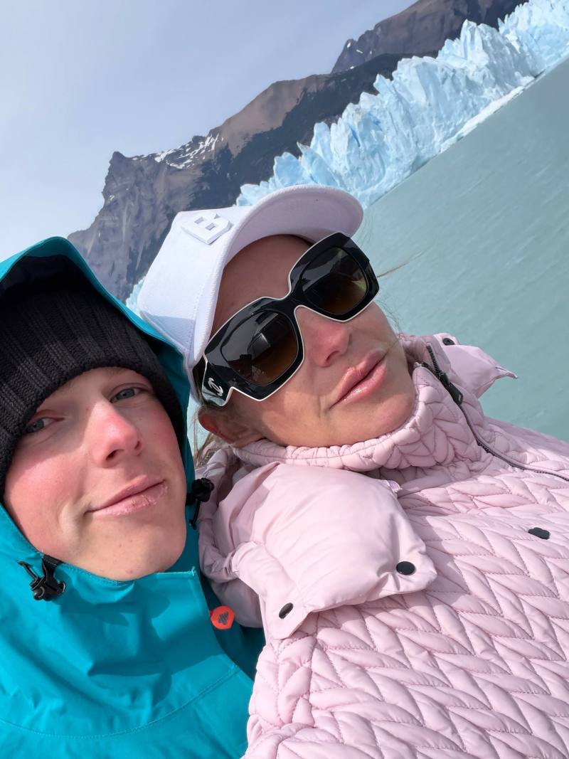 "Вот это шторм. Все лодки спрятались": Телеведущая Барановская застряла во льдах Антарктики