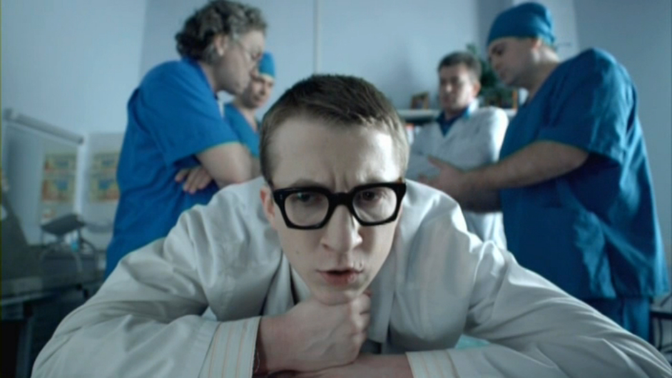 Был такой хороший и "кончился": Признание "Левина" из "Интернов" – ест просрочку в Лондоне, ждёт донаты