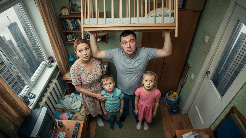 Падение ускоряется: Статистика раскрыла два неудобных факта о буднях многодетных семей в России