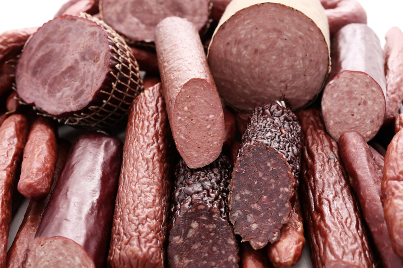 Колбаса с дихлофосом - лишь один пример: Чем ещё мы травимся и почему?