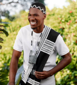 Стал есть супы каждый день, здороваться с котами и больше смеяться: Как ведут себя иностранцы, пожив месяц в России