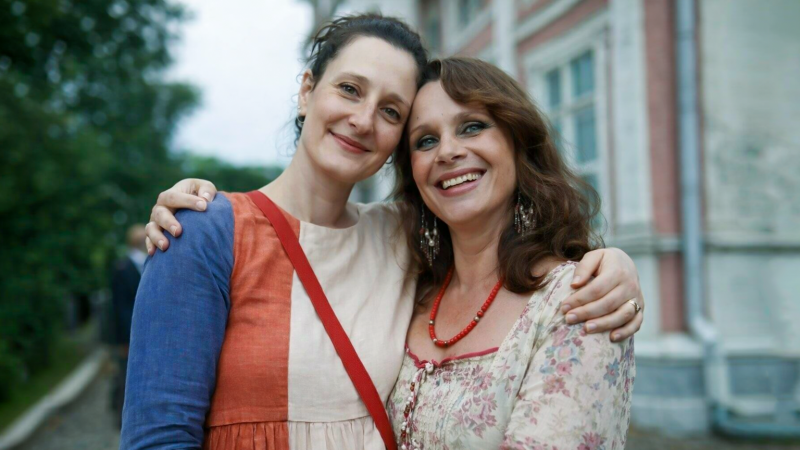 Будто две капли? Не всегда: Как выглядят дочки наших актрис, которые пошли по стопам легендарных мам