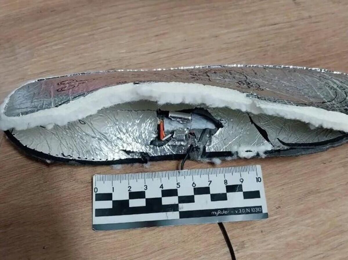 Мигрант получил посылку с 504 бомбами. Всё - для фронта: Смотрите сами кадры допроса