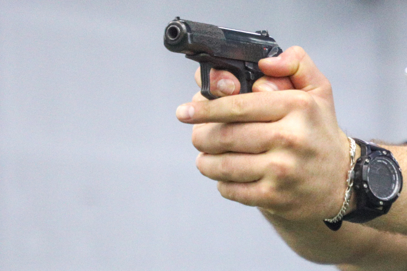 Бывший судья вёл себя хуже бандита: Полицейского звал на "стрелку", стрелял в таксиста — собрал комбо