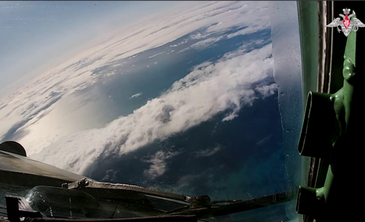 Неожиданно. Путин после слов Трампа поднял Ту-95мс: Маршрут — на цель США. 7-часовая "истерика" противника. Взмыли его истребители