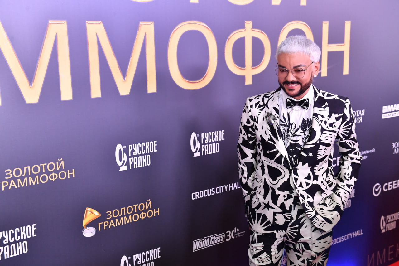 как был одет киркоров на вечеринке ивлеевой. как был одет киркоров на вечеринке ивлеевой. киркоров в золотом костюме. филипп киркоров 2021. как был одет киркоров на вечеринке ивлеевой.