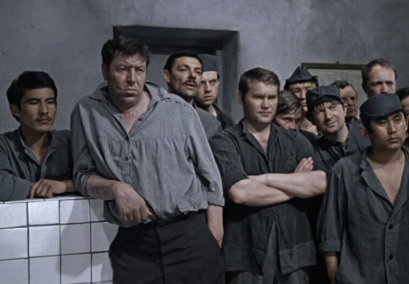 Неизвестные герои культовой комедии: Кто сыграл заключенных в "Джентльменах удачи". Как сложилась судьба актёров