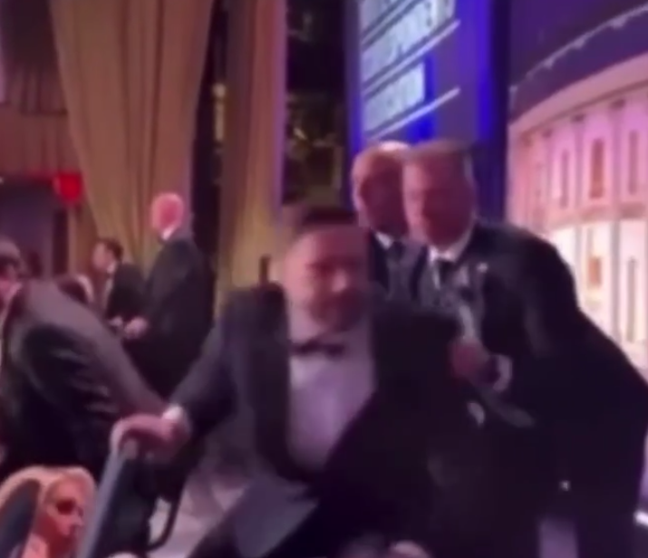 Скажите, как интересно! 9 секунд, которые изменили всё: Трамп объяснил, почему во время стрельбы его эвакуировали после Вэнса