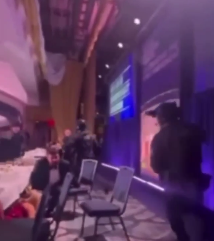 Скажите, как интересно! 9 секунд, которые изменили всё: Трамп объяснил, почему во время стрельбы его эвакуировали после Вэнса