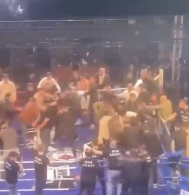 "Хамло и быдло неотёсанное": Русский боксёр Горохов жёстко ответил турецким фанатам, устроившим драку после его победы