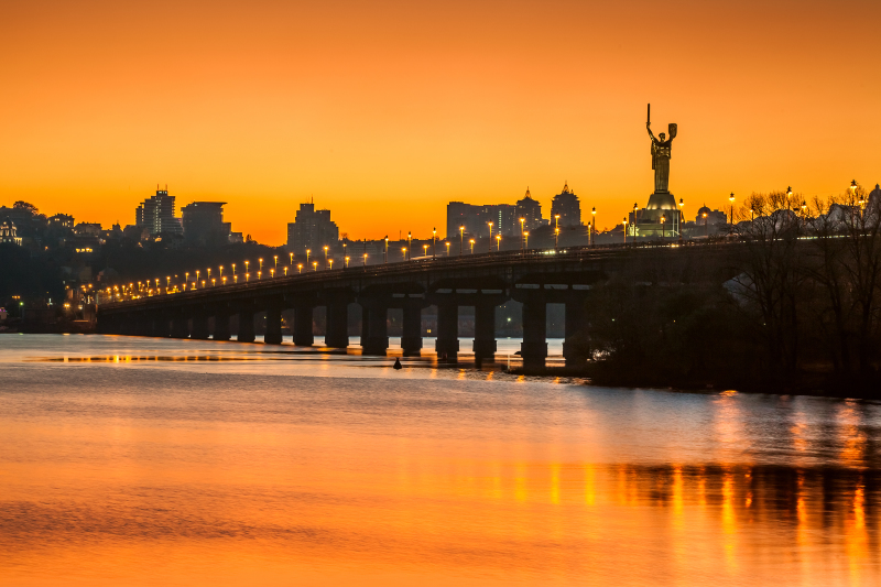 В Киеве тайно заговорили о сдаче города. Россия берёт столицу? Онуфриенко даже назвал способ