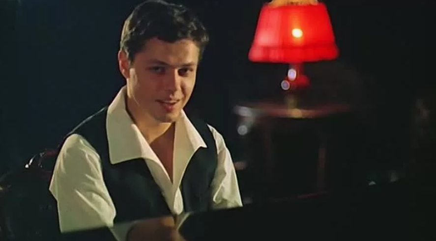 Чуть не уехал. Как хит про Комарово едва не стоил карьеры Игорю Скляру