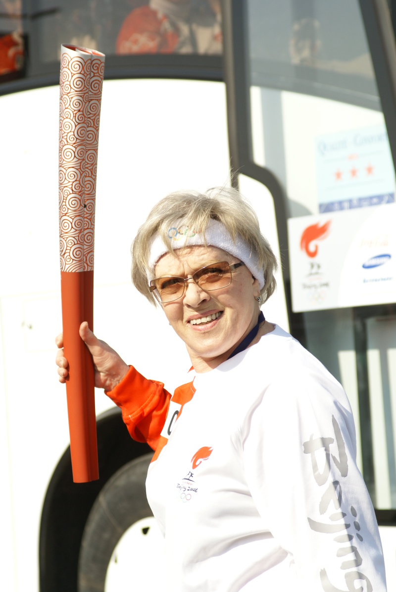 "Россией не довольны": Звезда "Служебного романа" всех удивила. Вот, что она на самом деле думает об СВО и Путине