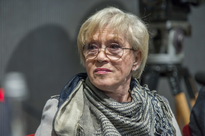 "Россией не довольны": Звезда "Служебного романа" всех удивила. Вот, что она на самом деле думает об СВО и Путине