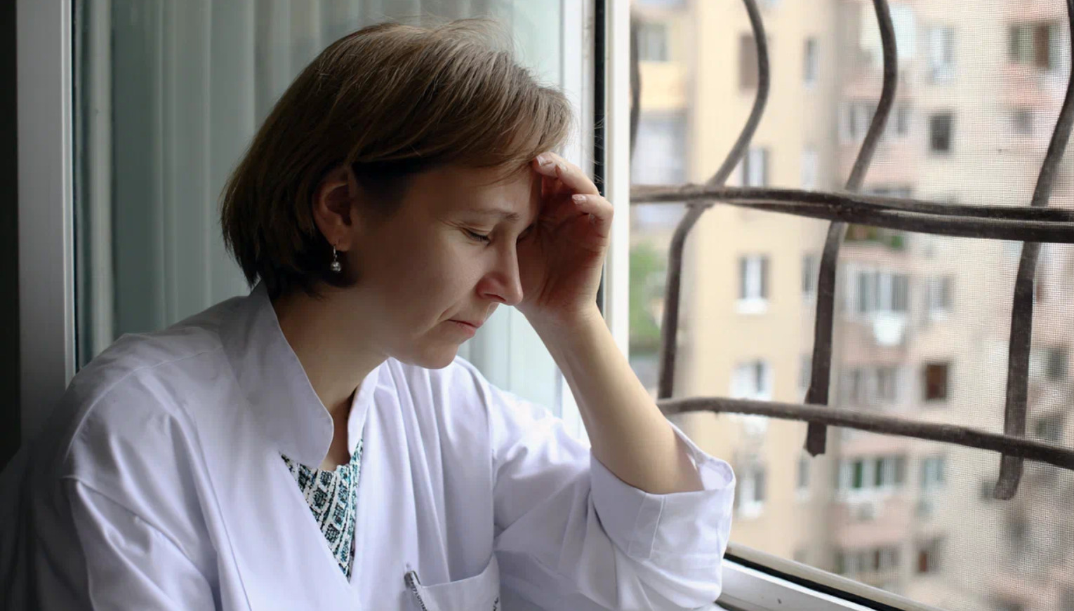 "Ведутся либо на идиотов-блогеров, либо на врачей-преступников": Мясников жёстко отругал русских из-за одного действия