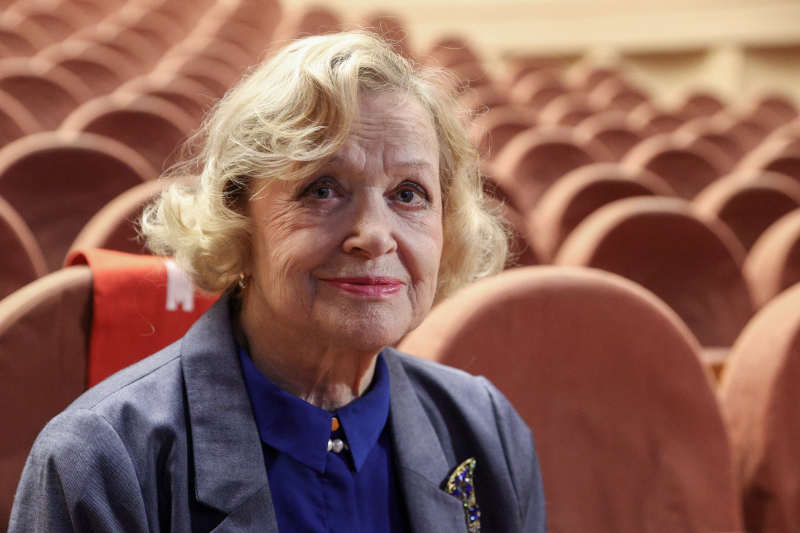 Звёзд забирает самая страшная болезнь: Мухич из "Полицейского с Рублёвки" не единственный. Кто ещё умер от рака?