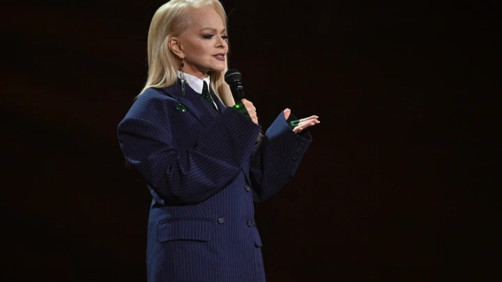 До Долиной докатилась культура отмены: Билеты на концерты певицы не покупают и не хотят возить ей бургеры