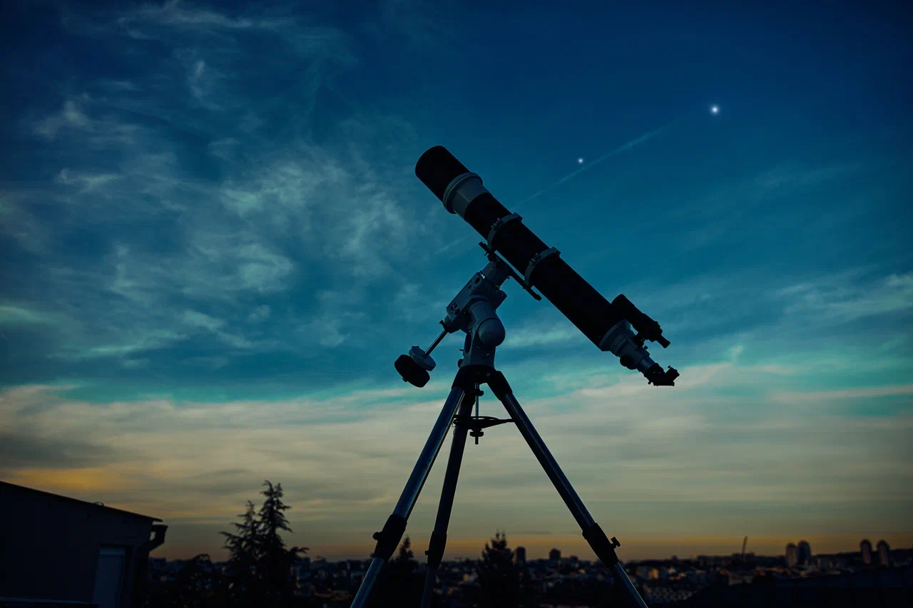 К Земле подлетел межзвездный объект: НАСА направило в сторону гостя самые мощные телескопы