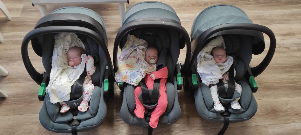 Мама Даша родила тройню. Теперь в семье пять дочек: Самое доброе интервью в канун Нового года