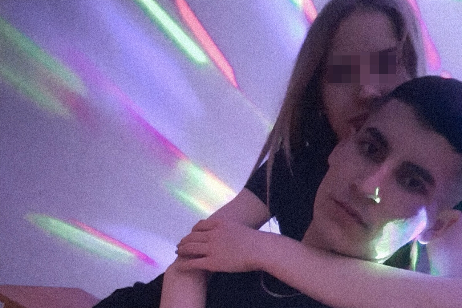 17 летняя влюбилась. Хушнуд Хамроев Новосибирск. В Новосибирске убили 17 летнюю девушку. 17 Летняя девушка. Девушка 14 лет.