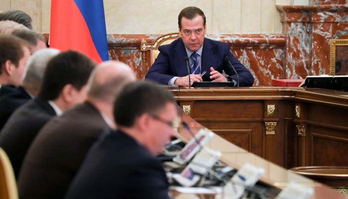 Дмитрий Медведев отправлен в резерв. Но правительство назначат по-старому