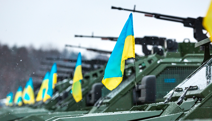 Коломойский в интервью New York Times : «Русские танки будут стоять возле Кракова и Варшавы, а вы в НАТО наложите в штаны»