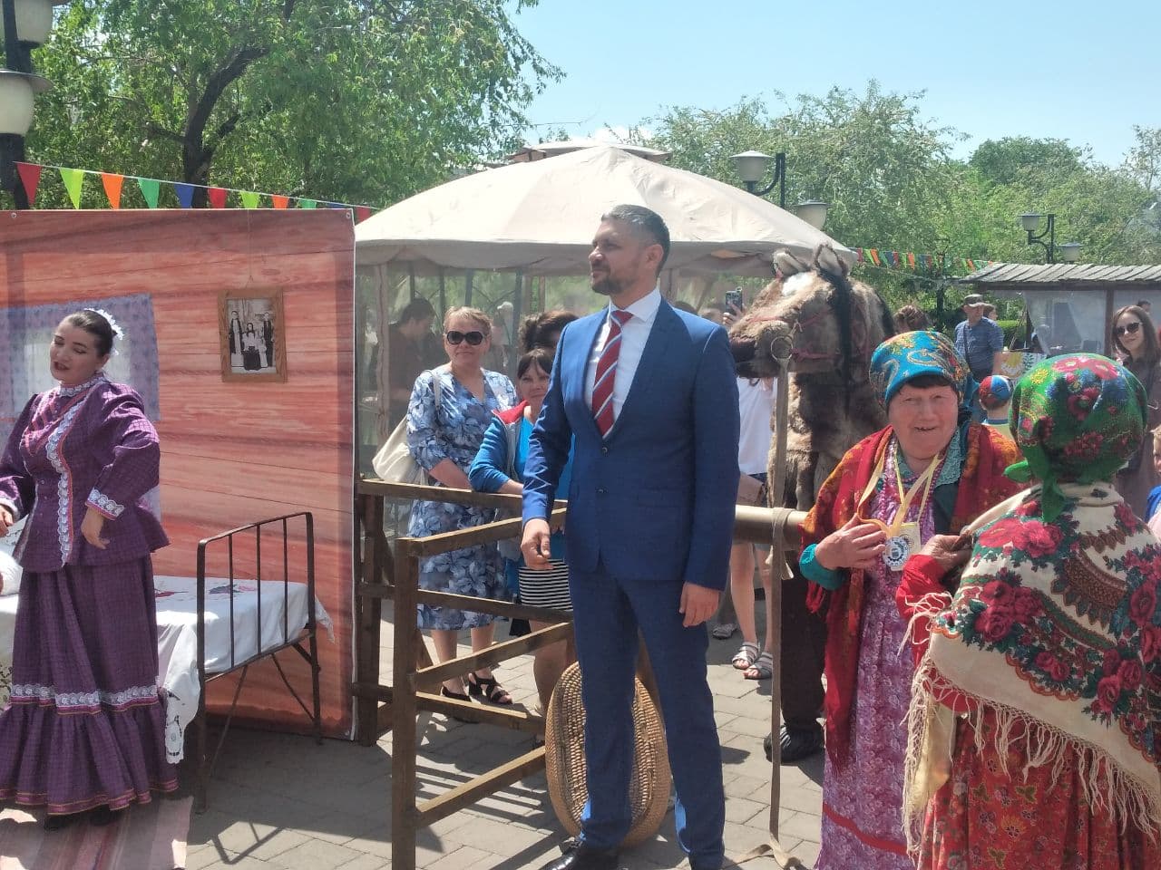 фестиваль люди и солнце в чите. Смотреть фото фестиваль люди и солнце в чите. Смотреть картинку фестиваль люди и солнце в чите. Картинка про фестиваль люди и солнце в чите. Фото фестиваль люди и солнце в чите