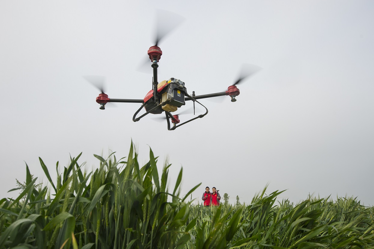 Aerodyne бпла. На полную зарядку дронов. Дрон fpv фристайл. Квадрокоптер с лазером. Автоматизированная зарядка для дронов.