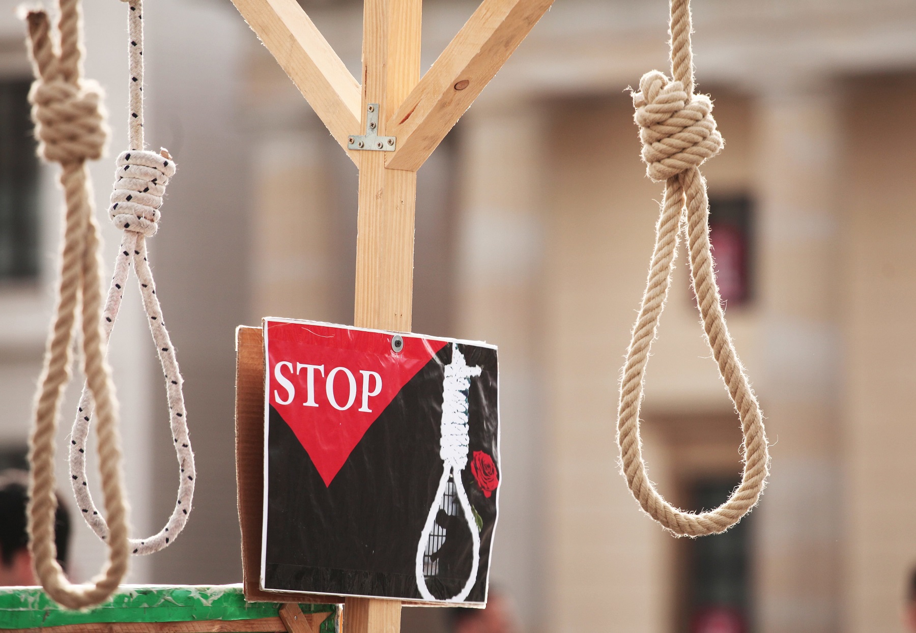 Убийство 9-летней Лизы: Возвращать смертную казнь в Россию?